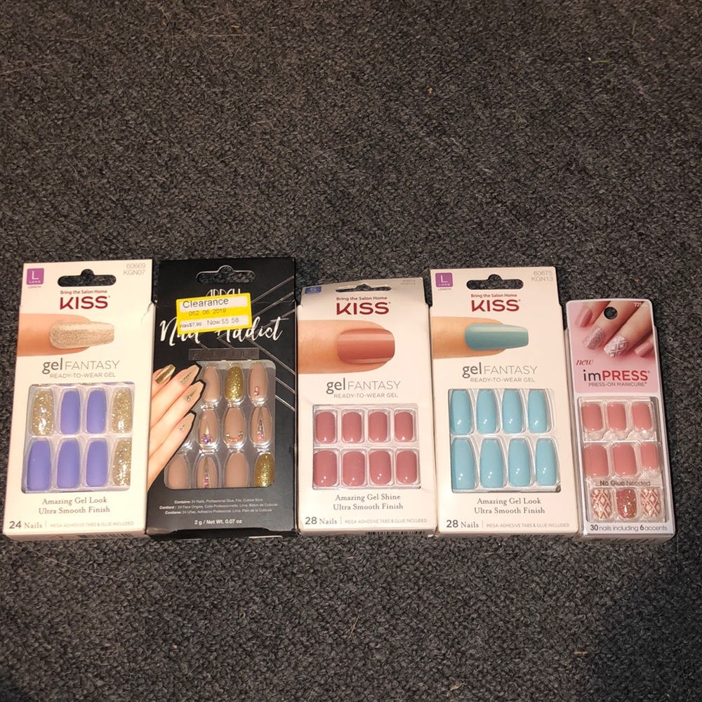 Glue one and stick / press on nails NWOT
